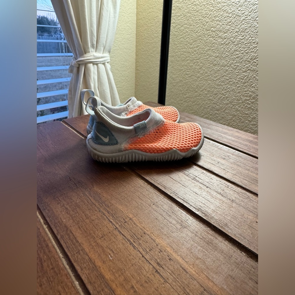 Nike Infant Aqua sock Pink Shoe